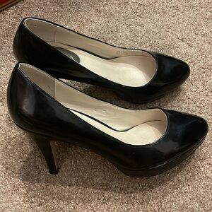 Nickels Black Heel Size 9